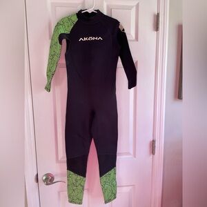 Akona Kids Wetsuit Size 8 Black & Green Full Body Swim Surf Suit